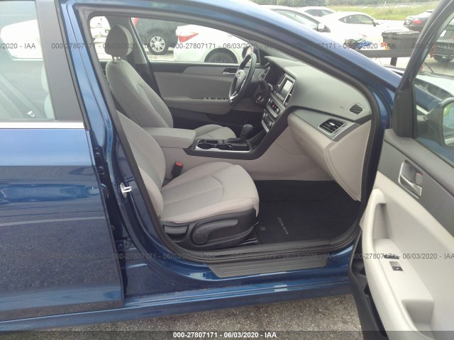 Photo 4 VIN: 5NPE24AF8KH807351 - HYUNDAI SONATA 