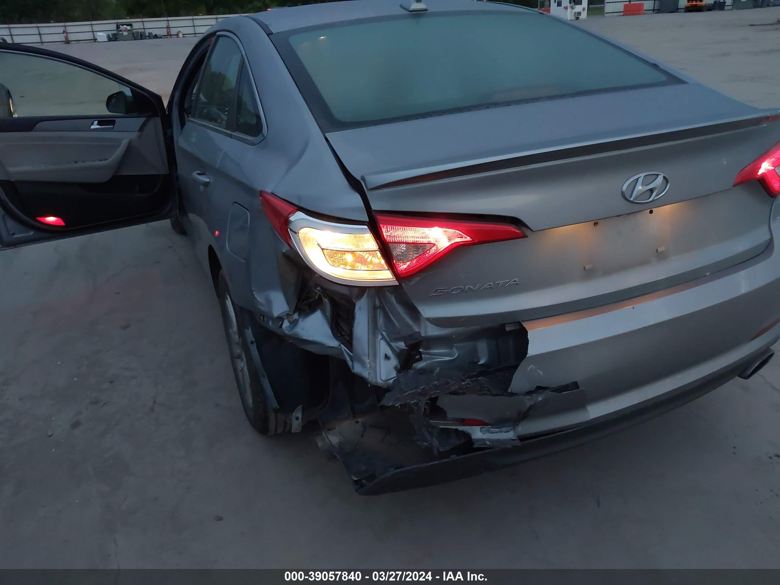 Photo 5 VIN: 5NPE24AF9FH002030 - HYUNDAI SONATA 