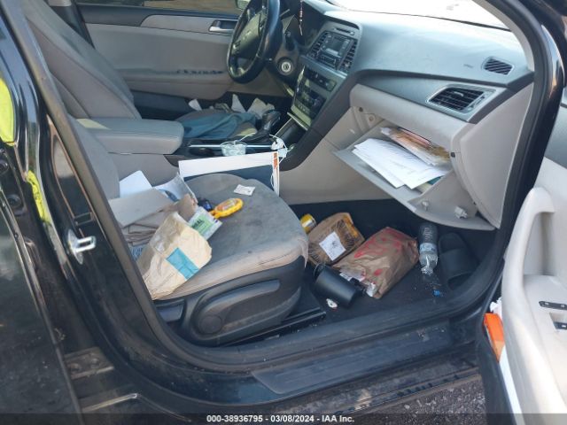 Photo 4 VIN: 5NPE24AF9FH003663 - HYUNDAI SONATA SE 