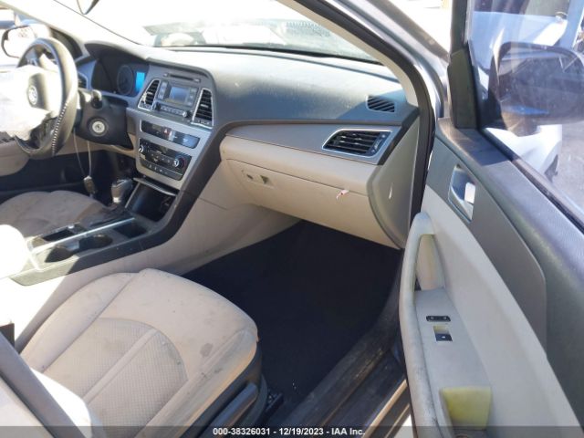 Photo 4 VIN: 5NPE24AF9FH010273 - HYUNDAI SONATA 