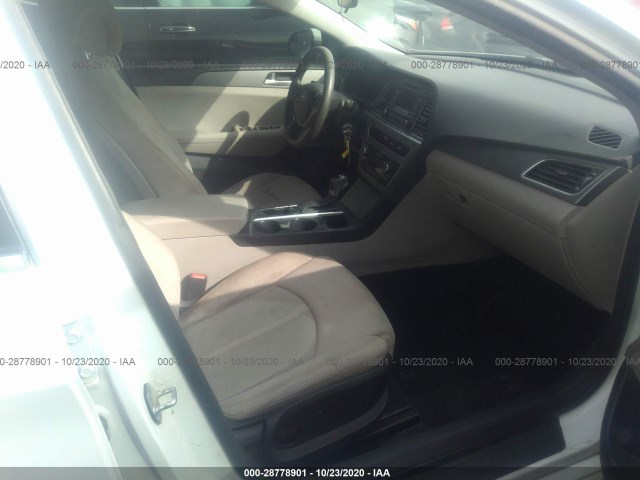 Photo 4 VIN: 5NPE24AF9FH025890 - HYUNDAI SONATA 