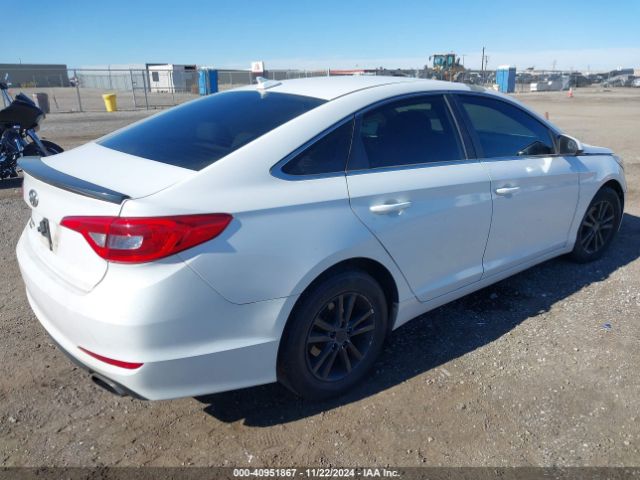 Photo 3 VIN: 5NPE24AF9FH033424 - HYUNDAI SONATA 