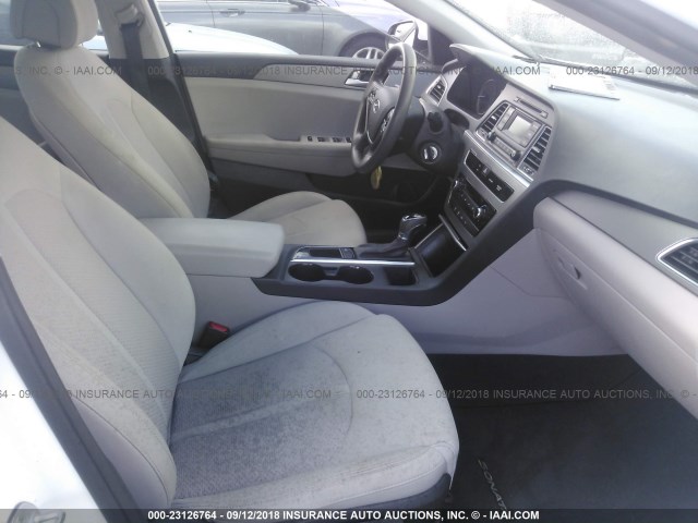 Photo 4 VIN: 5NPE24AF9FH039885 - HYUNDAI SONATA 