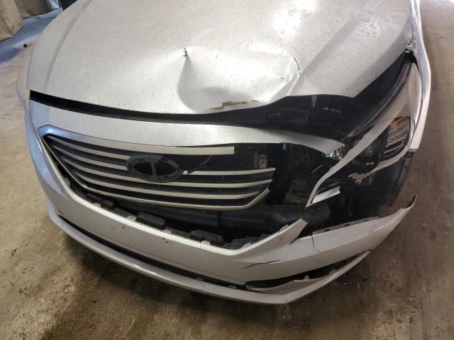 Photo 8 VIN: 5NPE24AF9FH057688 - HYUNDAI SONATA SE 