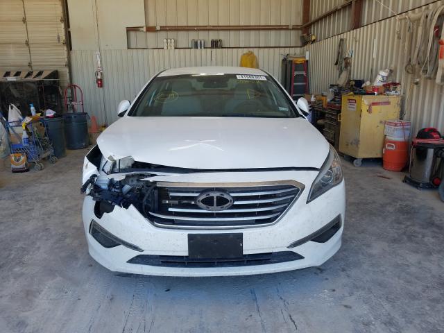 Photo 8 VIN: 5NPE24AF9FH057917 - HYUNDAI SONATA SE 