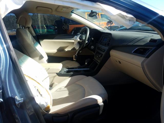 Photo 4 VIN: 5NPE24AF9FH070747 - HYUNDAI SONATA SE 