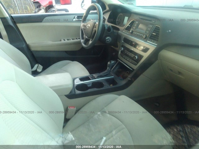 Photo 4 VIN: 5NPE24AF9FH105867 - HYUNDAI SONATA 