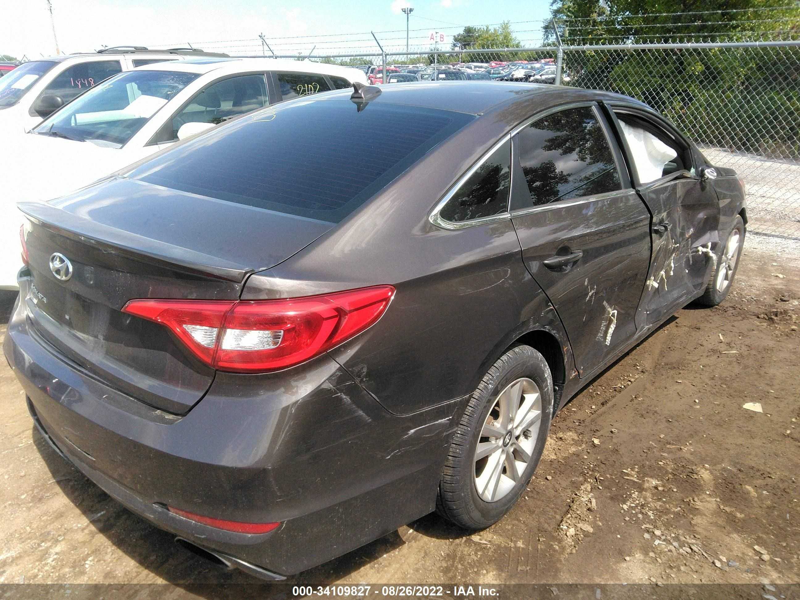 Photo 4 VIN: 5NPE24AF9FH131742 - HYUNDAI SONATA 