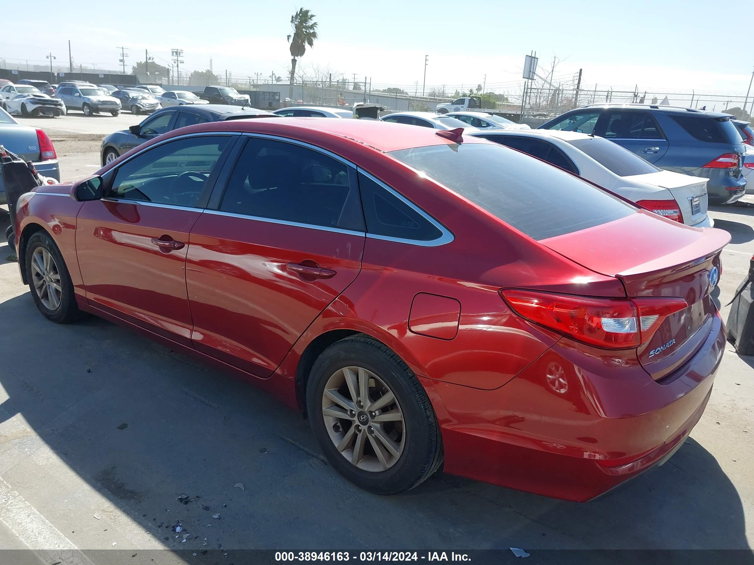 Photo 2 VIN: 5NPE24AF9FH139114 - HYUNDAI SONATA 