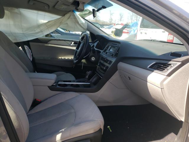 Photo 4 VIN: 5NPE24AF9FH142465 - HYUNDAI SONATA SE 