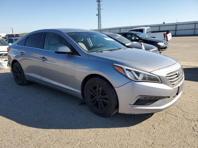 Photo 3 VIN: 5NPE24AF9FH153935 - HYUNDAI SONATA SE 