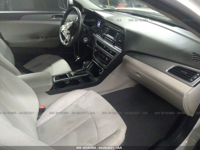 Photo 4 VIN: 5NPE24AF9FH154325 - HYUNDAI SONATA 