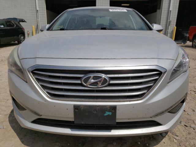 Photo 4 VIN: 5NPE24AF9FH200817 - HYUNDAI SONATA SE 