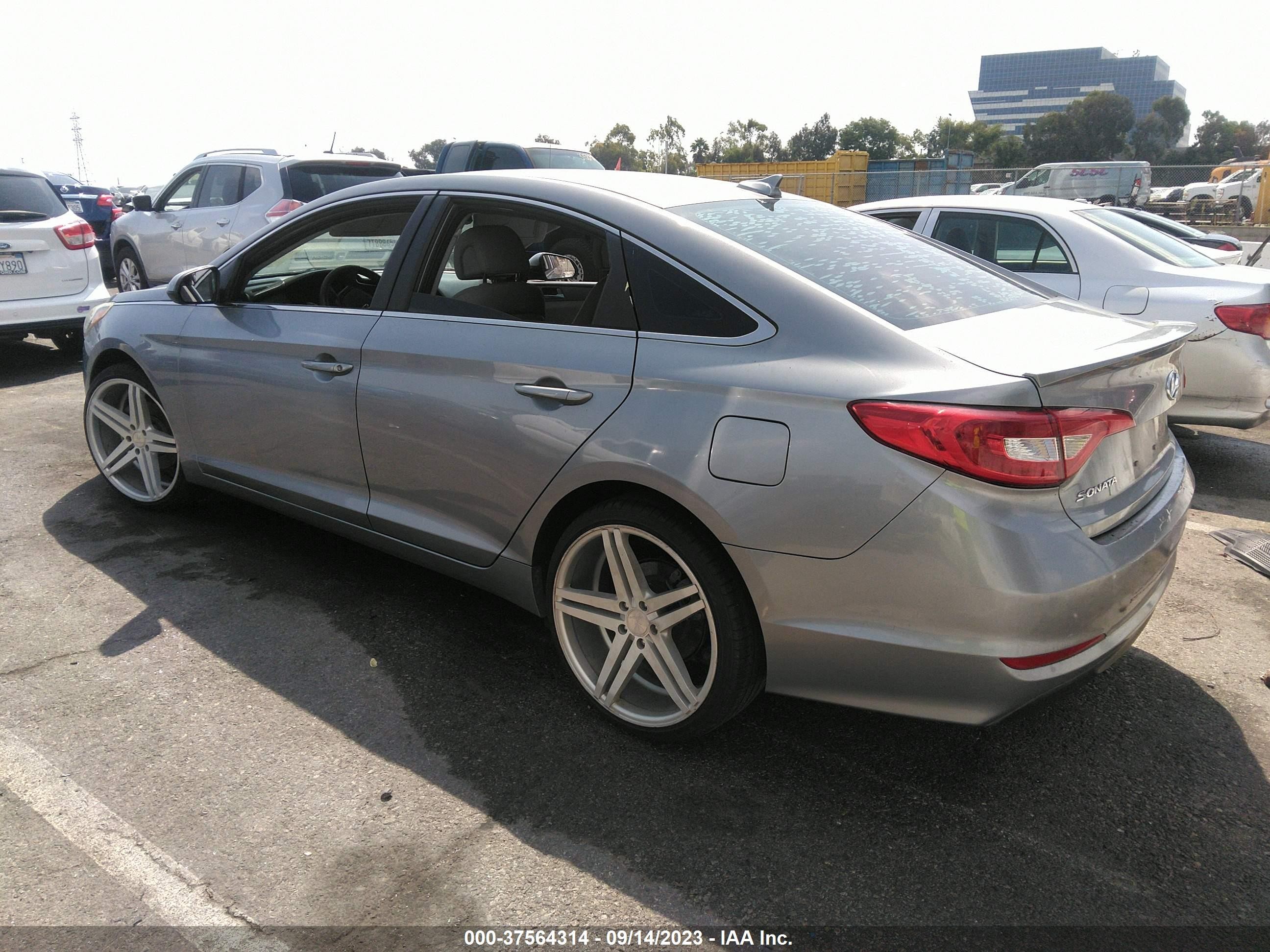 Photo 2 VIN: 5NPE24AF9FH231467 - HYUNDAI SONATA 