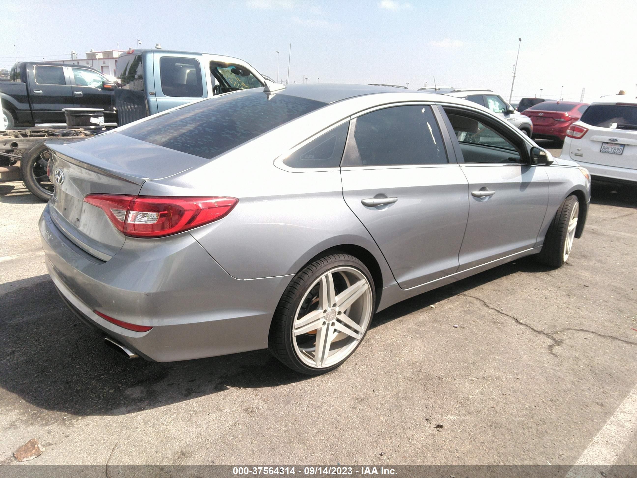 Photo 3 VIN: 5NPE24AF9FH231467 - HYUNDAI SONATA 