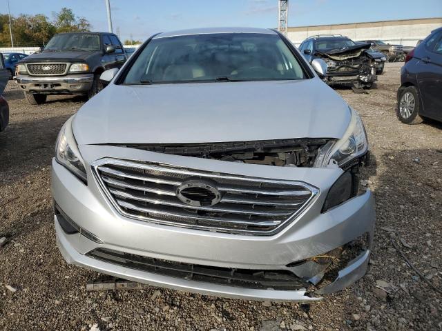 Photo 4 VIN: 5NPE24AF9FH253999 - HYUNDAI SONATA SE 