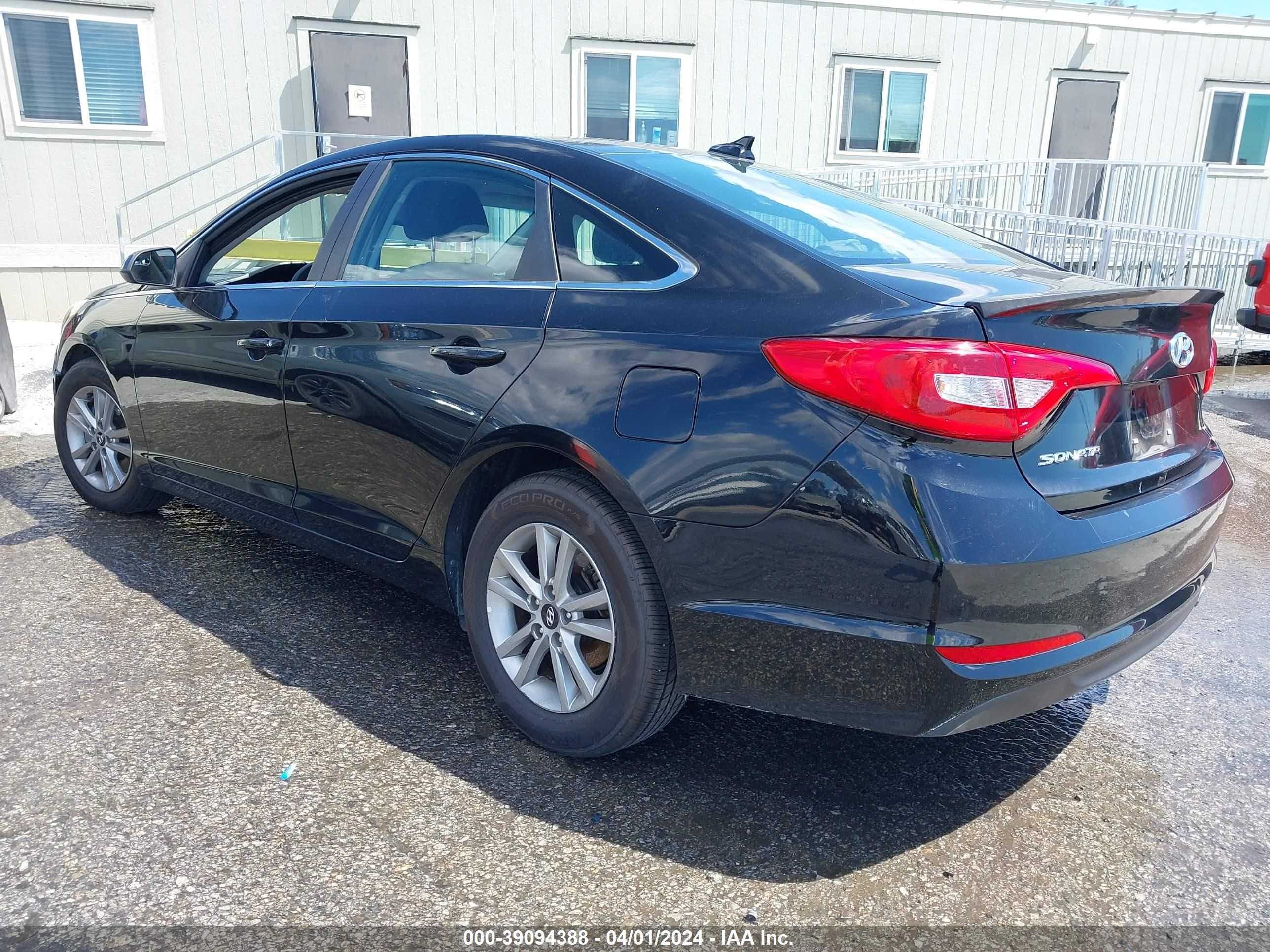 Photo 2 VIN: 5NPE24AF9FH259592 - HYUNDAI SONATA 