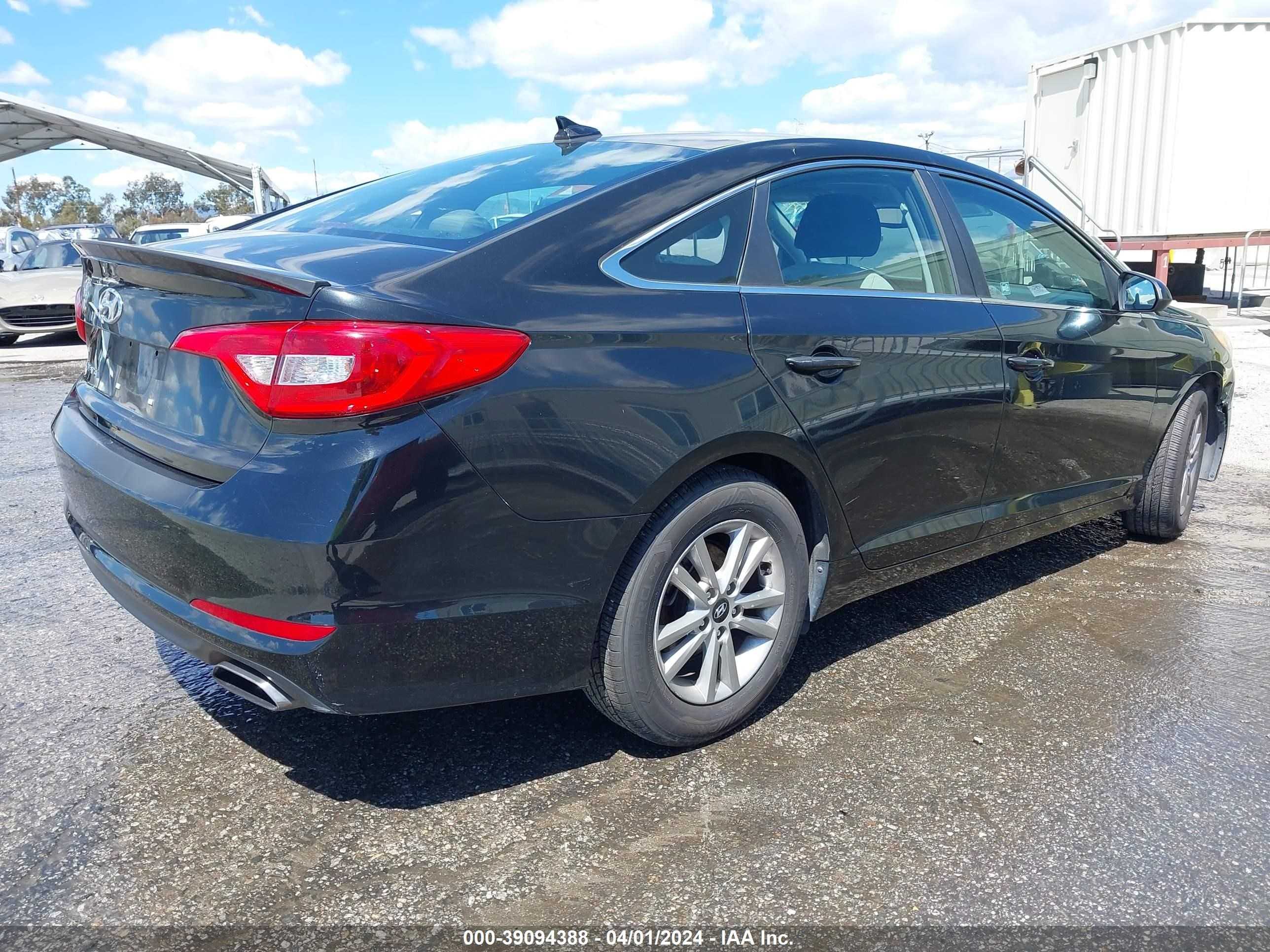 Photo 3 VIN: 5NPE24AF9FH259592 - HYUNDAI SONATA 