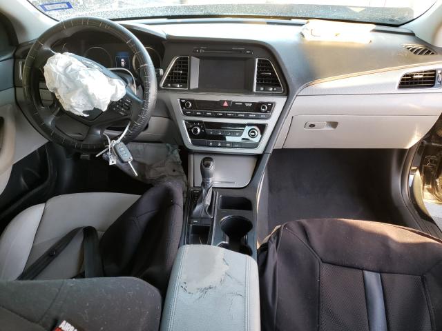 Photo 8 VIN: 5NPE24AF9GH275003 - HYUNDAI SONATA SE 