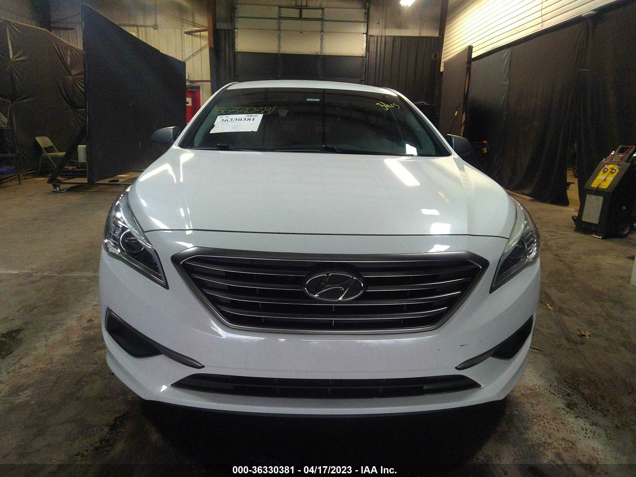 Photo 5 VIN: 5NPE24AF9GH300823 - HYUNDAI SONATA 