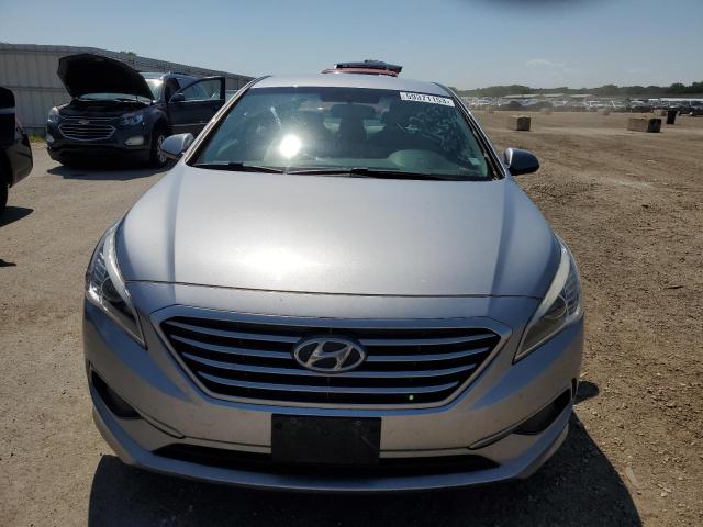 Photo 4 VIN: 5NPE24AF9GH302099 - HYUNDAI SONATA SE 