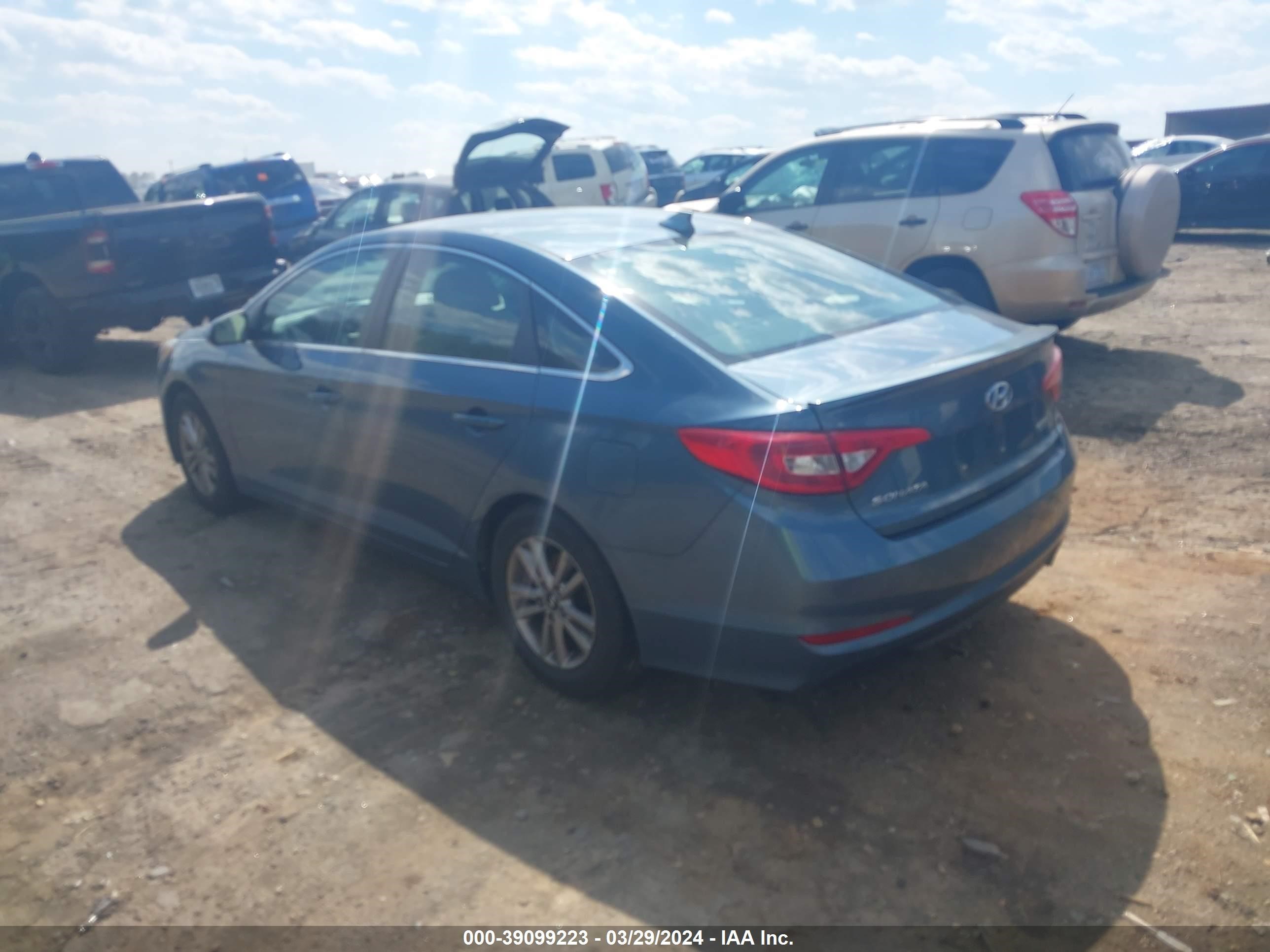 Photo 2 VIN: 5NPE24AF9GH304841 - HYUNDAI SONATA 