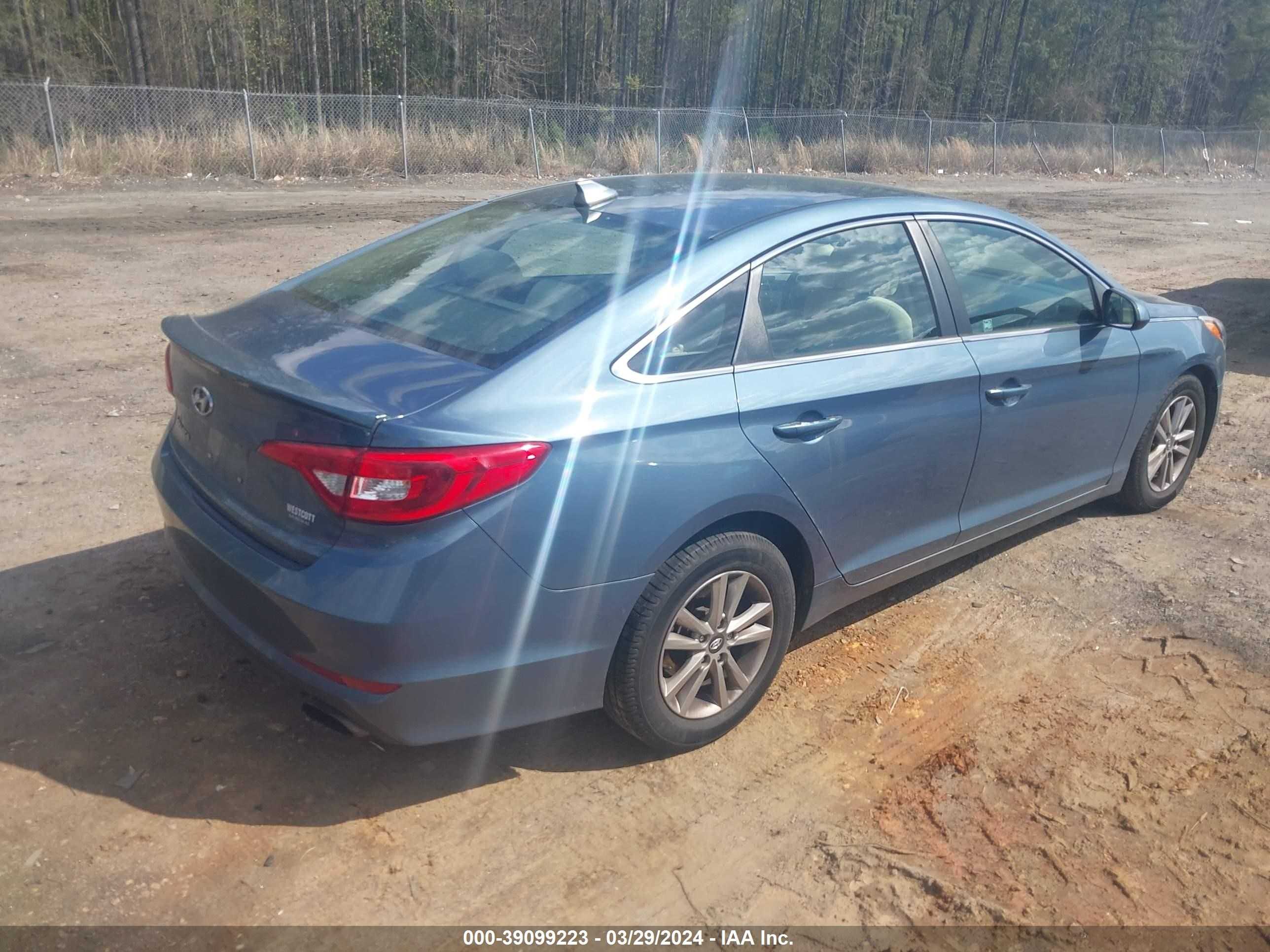 Photo 3 VIN: 5NPE24AF9GH304841 - HYUNDAI SONATA 