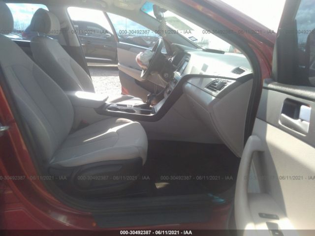 Photo 4 VIN: 5NPE24AF9GH305617 - HYUNDAI SONATA 