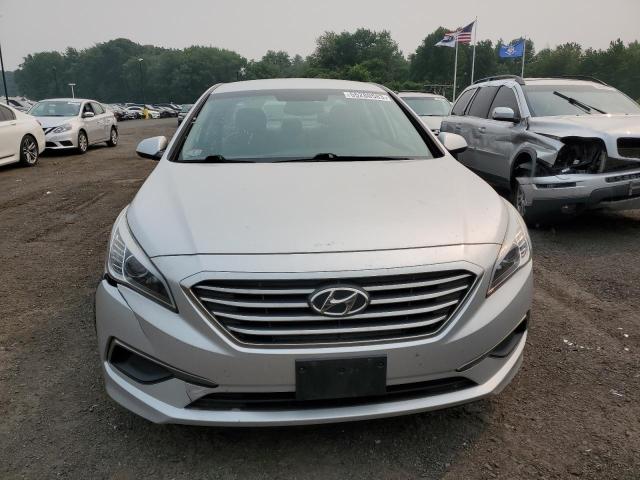 Photo 4 VIN: 5NPE24AF9GH307111 - HYUNDAI SONATA SE 