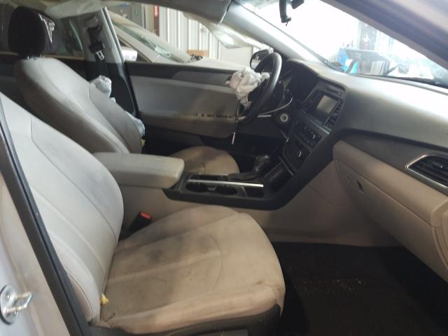 Photo 4 VIN: 5NPE24AF9GH327701 - HYUNDAI SONATA SE 