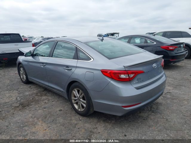 Photo 2 VIN: 5NPE24AF9GH335913 - HYUNDAI SONATA 