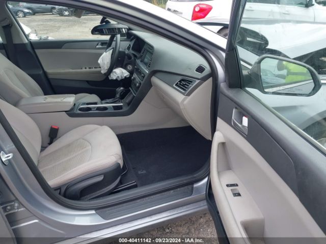 Photo 4 VIN: 5NPE24AF9GH335913 - HYUNDAI SONATA 