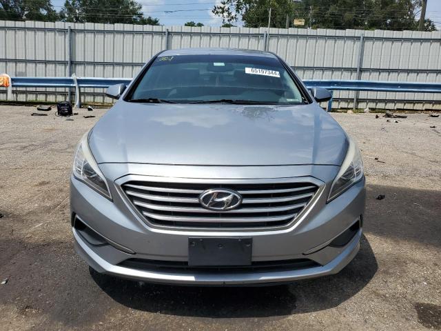 Photo 4 VIN: 5NPE24AF9GH336818 - HYUNDAI SONATA SE 