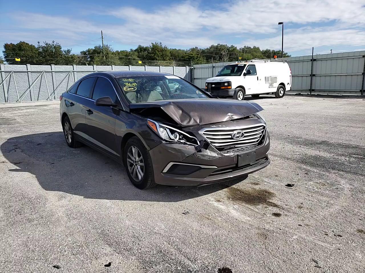 Photo 10 VIN: 5NPE24AF9GH352520 - HYUNDAI SONATA SE 