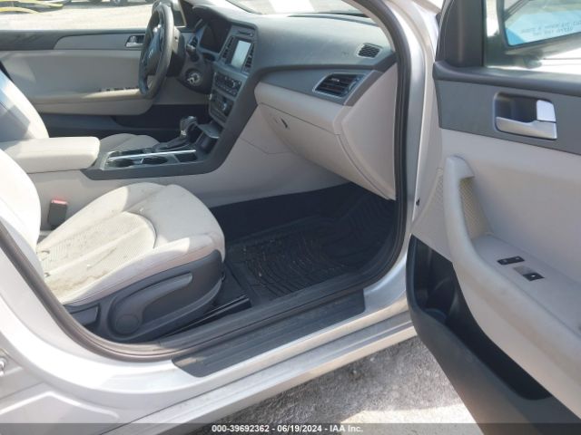 Photo 4 VIN: 5NPE24AF9GH363436 - HYUNDAI SONATA 