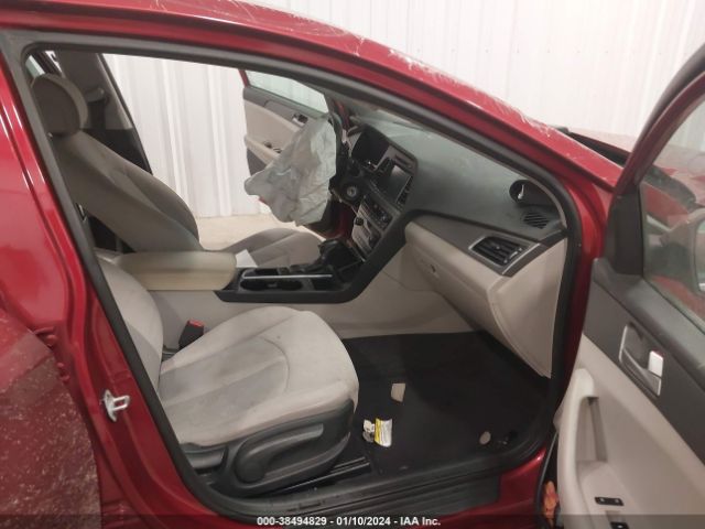 Photo 4 VIN: 5NPE24AF9GH372184 - HYUNDAI SONATA 