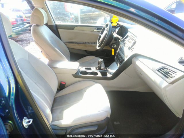 Photo 4 VIN: 5NPE24AF9GH400825 - HYUNDAI SONATA 