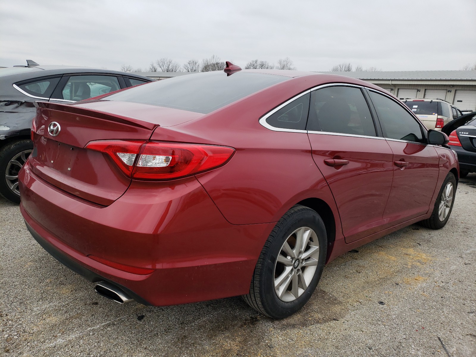 Photo 3 VIN: 5NPE24AF9GH434036 - HYUNDAI SONATA SE 