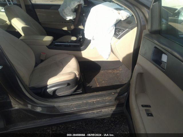 Photo 4 VIN: 5NPE24AF9HH438234 - HYUNDAI SONATA 