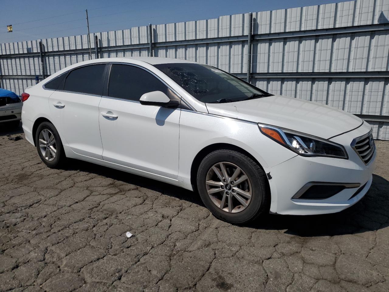 Photo 3 VIN: 5NPE24AF9HH439965 - HYUNDAI SONATA 