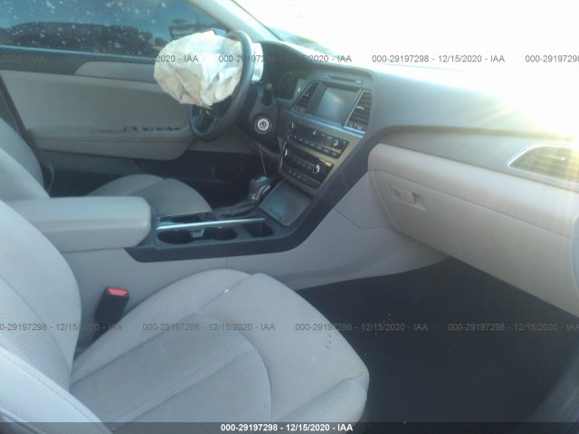 Photo 4 VIN: 5NPE24AF9HH442574 - HYUNDAI SONATA 