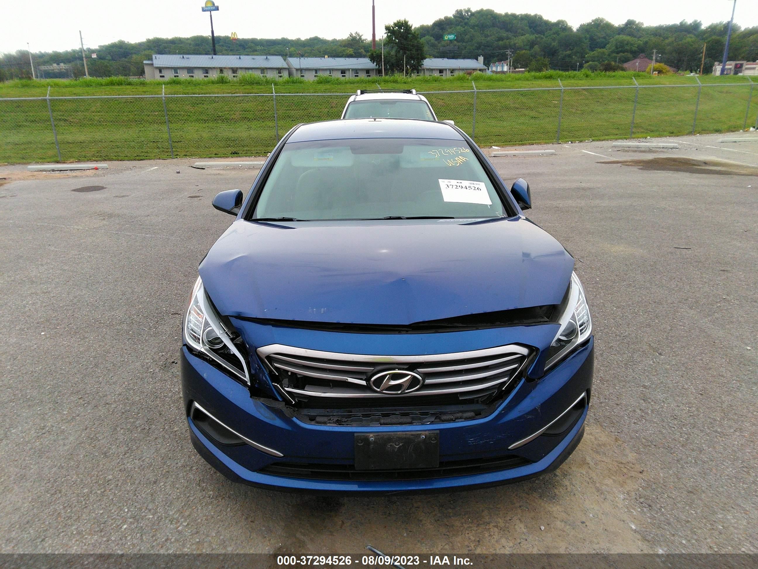 Photo 11 VIN: 5NPE24AF9HH460234 - HYUNDAI SONATA 