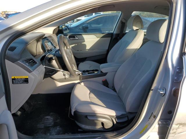 Photo 6 VIN: 5NPE24AF9HH474439 - HYUNDAI SONATA SE 