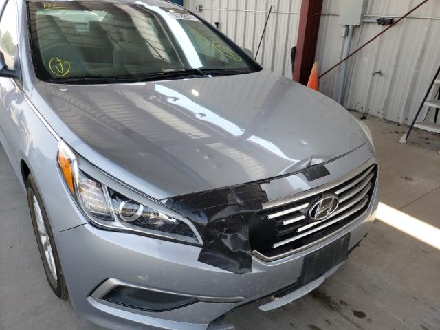 Photo 8 VIN: 5NPE24AF9HH483657 - HYUNDAI SONATA SE 