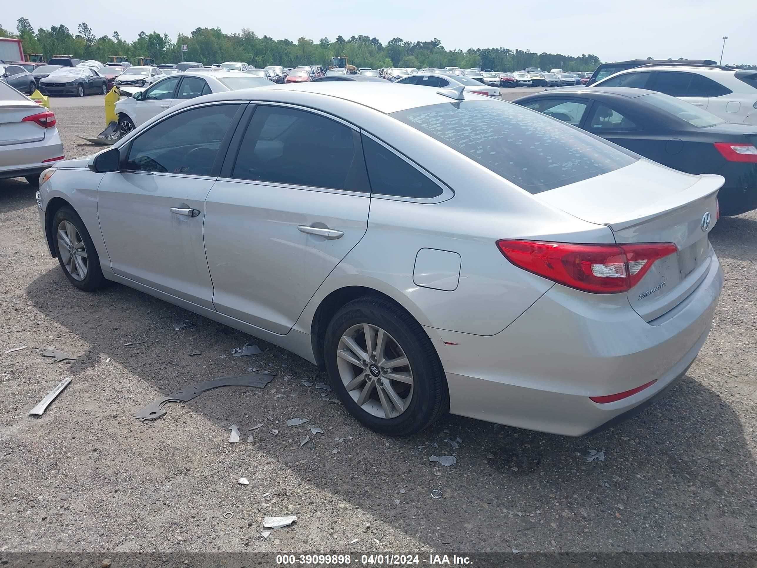 Photo 2 VIN: 5NPE24AF9HH486218 - HYUNDAI SONATA 