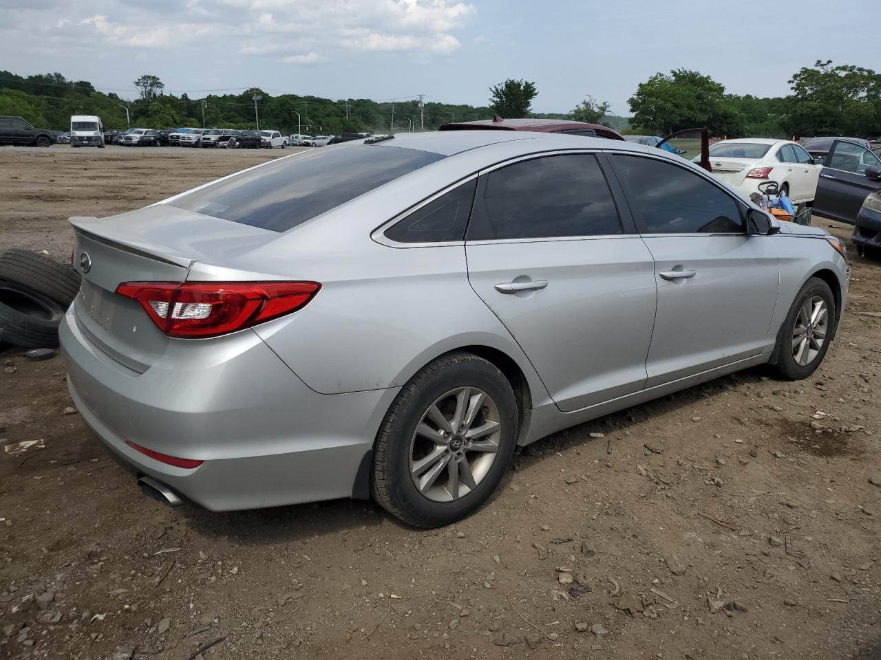 Photo 2 VIN: 5NPE24AF9HH524756 - HYUNDAI SONATA 