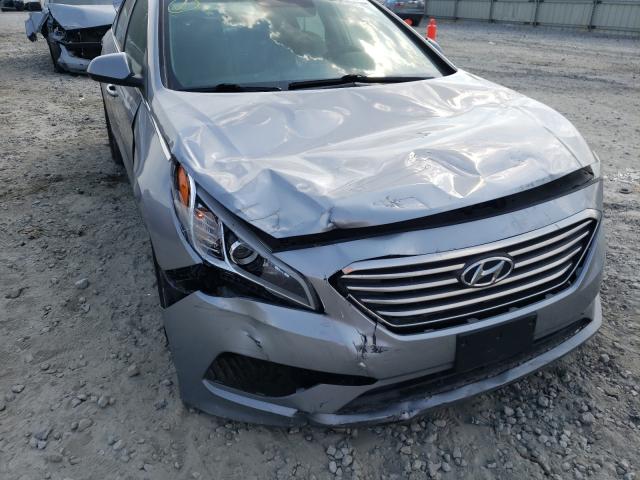 Photo 8 VIN: 5NPE24AF9HH560737 - HYUNDAI SONATA SE 