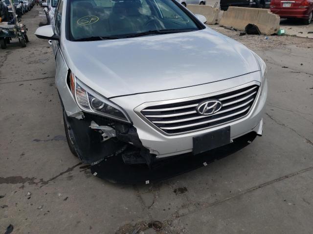 Photo 8 VIN: 5NPE24AF9HH566036 - HYUNDAI SONATA SE 