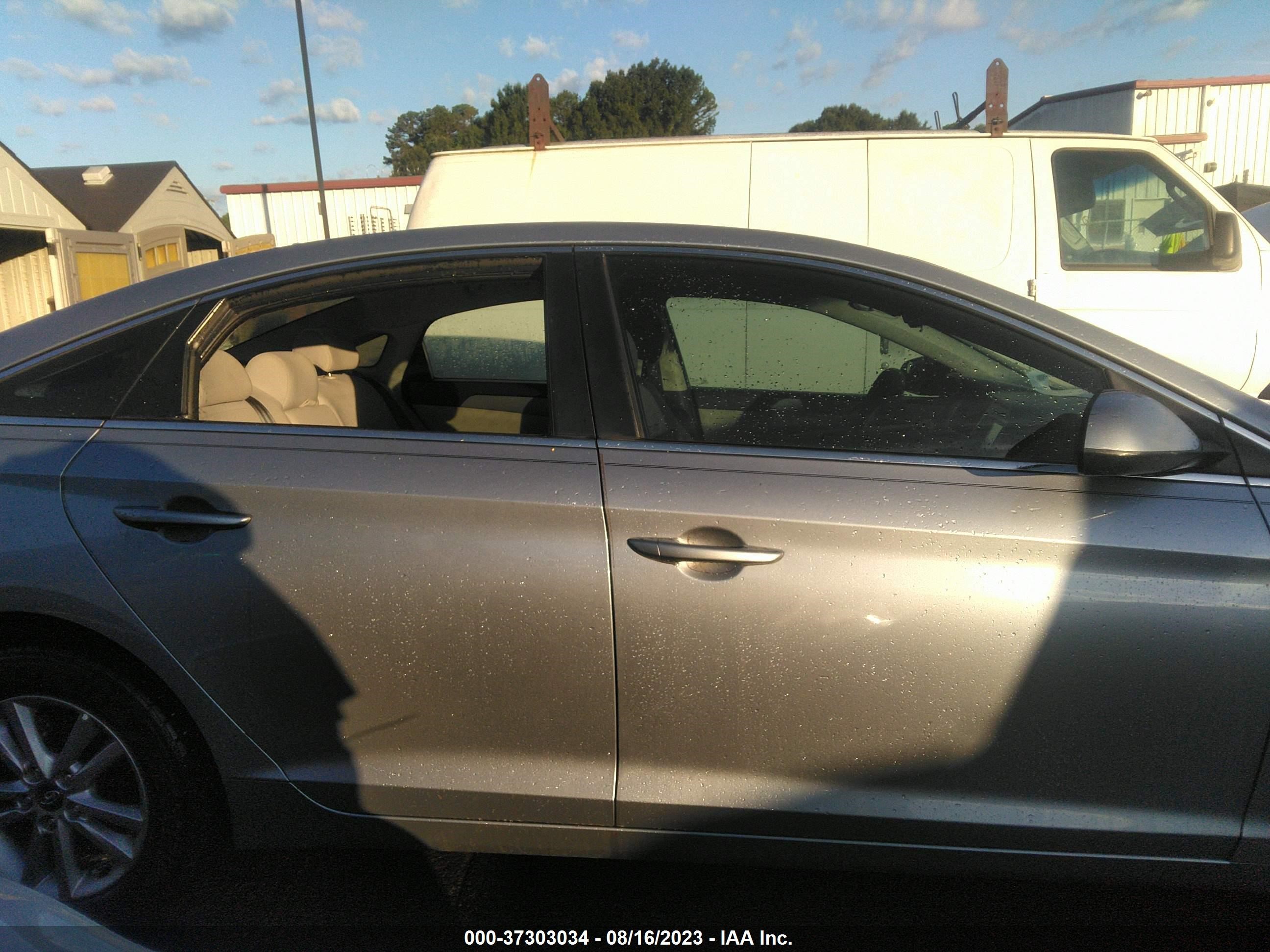 Photo 11 VIN: 5NPE24AF9HH589834 - HYUNDAI SONATA 