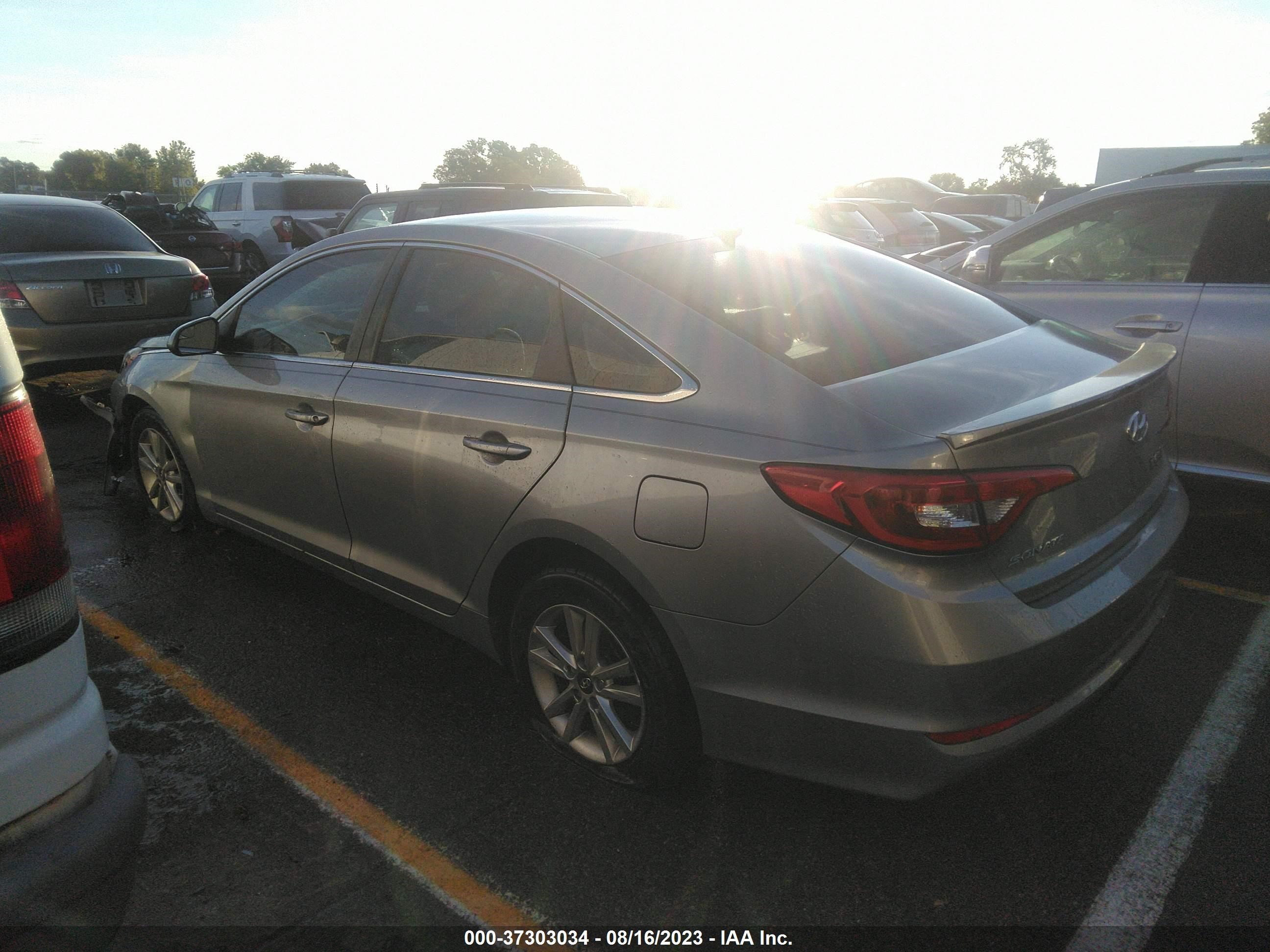 Photo 2 VIN: 5NPE24AF9HH589834 - HYUNDAI SONATA 